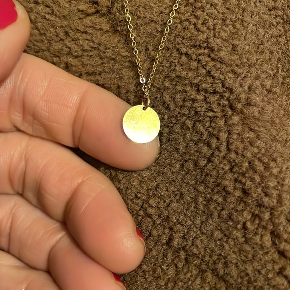 Rose gold “E” initial necklace - Picture 3 of 5